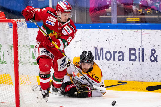 Moras Michael Haga och Luleås Pontus Själin och Moras