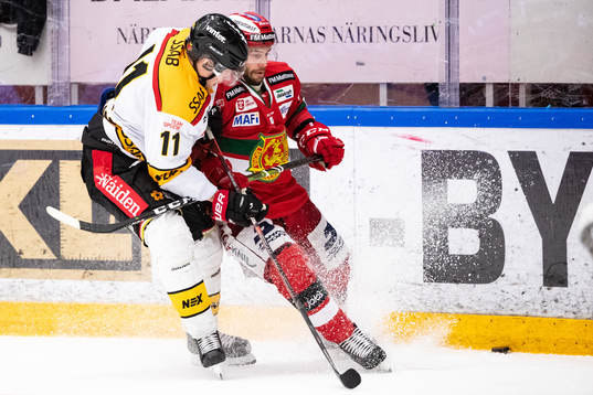 Luleås Petter Emanuelsson och Moras Ryan Johnston