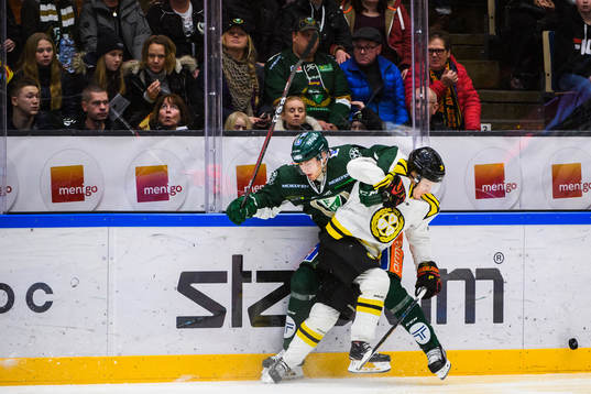 Färjestads Johan Ivarsson och Brynäs Daniel Mannberg