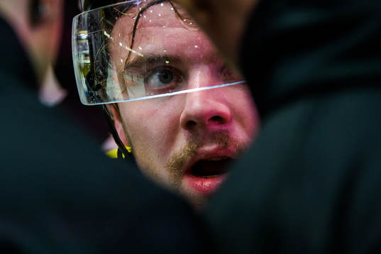 Brynäs Marcus Ersson plåstras om