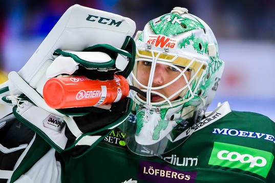 Färjestads målvakt Adam Werner