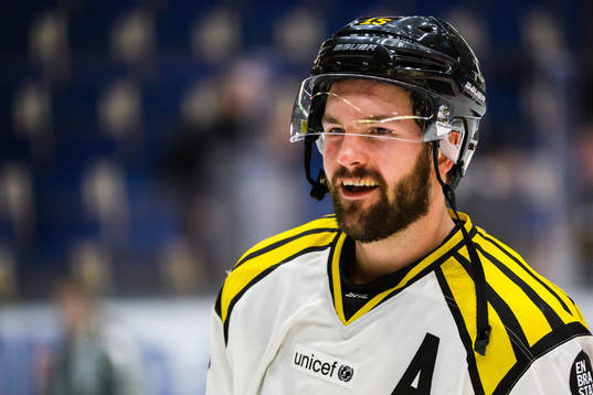 Brynäs Simon Bertilsson jublar