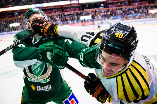 Färjestads Johan Ivarsson och Brynäs Jesper Jensen