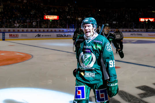 Färjestads Jesper Olofsson jublar