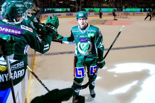 Färjestads Michael Lindqvist jublar