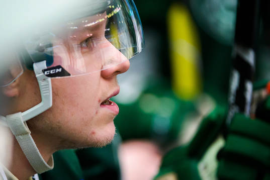 Färjestads Daniel Viksten deppar