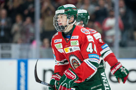 Frölundas Lucas Raymond  jublar