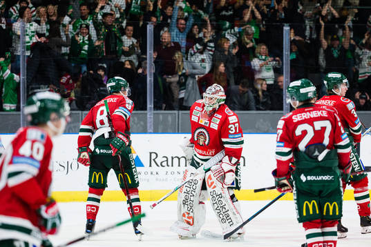 Frölundas målvakt Johan Gustafsson deppar