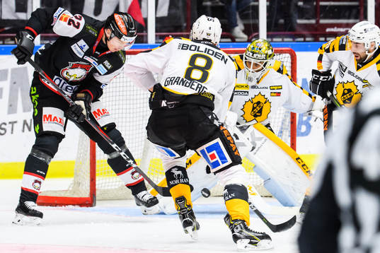 Malmö Redhawks Lars Bryggman gör 1-0 bakom Skellefteås