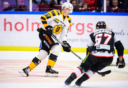 Skellefteås Robin Alvarez och Malmö Redhawks Konstantin