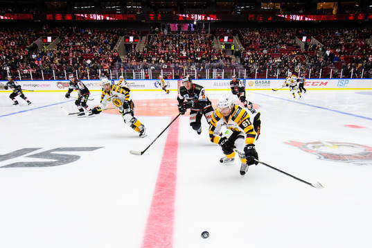 Malmö Redhawks Emil Sylvegård och Skellefteås Fredrik