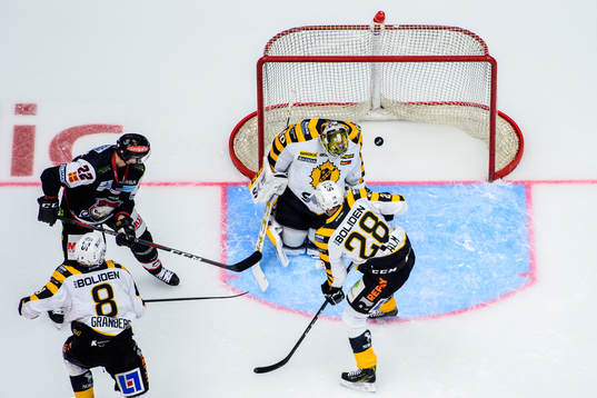 Malmö Redhawks Lars Bryggman gör 1-0 bakom Skellefteås