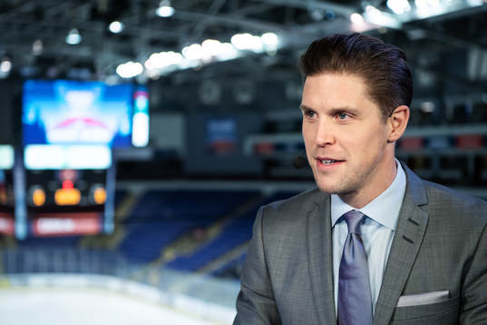 TV commentator Jonas Andersson in the SVT tv studio