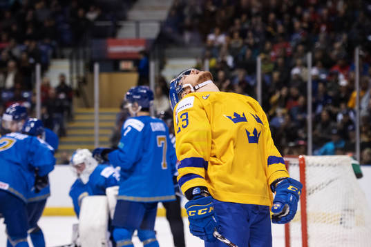 Lucas Elvenes of Sweden looks dejected