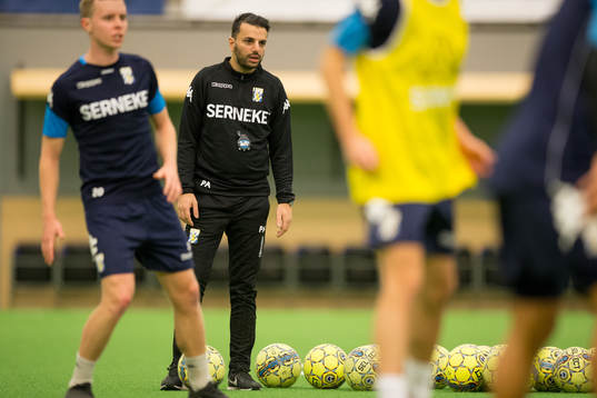 IFK Göteborgs tränare Poya Asbaghi