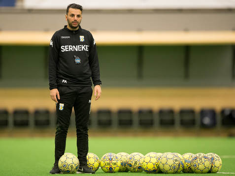 IFK Göteborgs tränare Poya Asbaghi