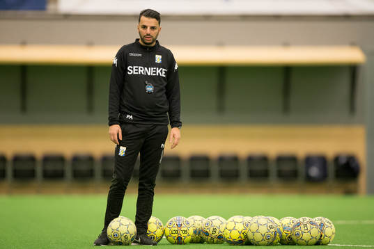 IFK Göteborgs tränare Poya Asbaghi