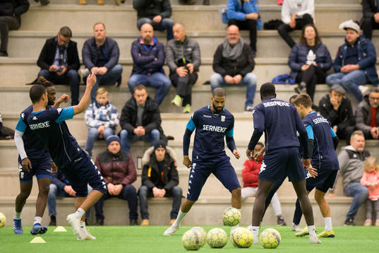 Laget kör en övning