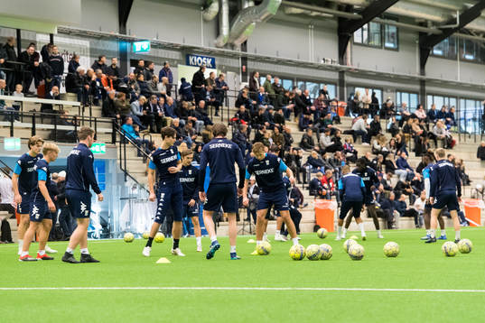 Laget kör övningar