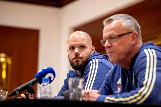 Head coach Janne Andersson of Sweden and press manager