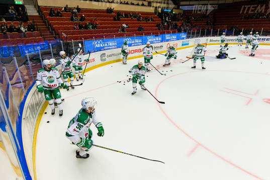 Rögles spelare värmer upp