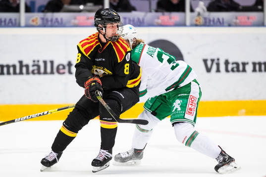 Brynäs Victor Söderström och Rögles Erik Andersson