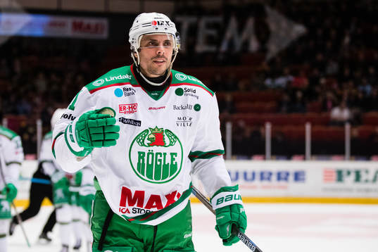 Rögles Daniel Widing jublar