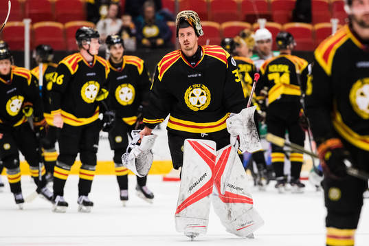 Brynäs målvakt Joacim Eriksson deppar