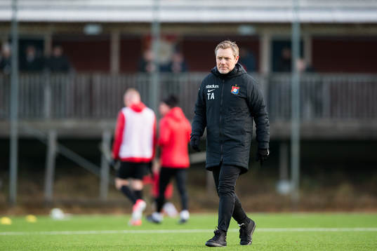 Örgrytes tränare Thomas Askebrand