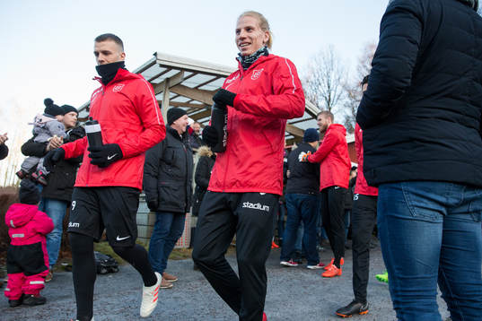 Örgrytes Simon Nilsson och Gustav Ludwigson på väg ut