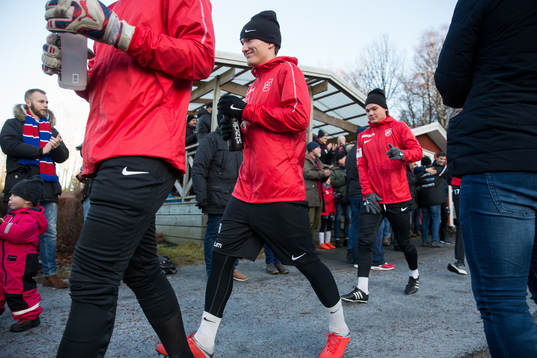 Örgrytes Jakob Lindström på väg ut till en träning med