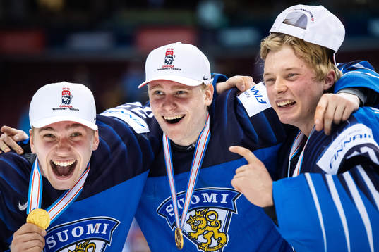 Santeri Virtanen, Kaapo Kakko and goaltender Filip Lindberg