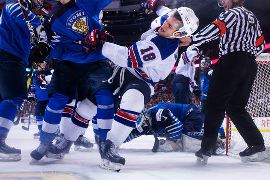 Oliver Wahlstrom of USA gets hit