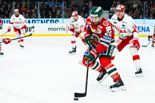 Frölundas Joel Lundqvist driver pucken