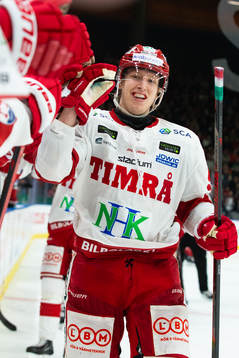Timrås Vilmos Gallo jublar