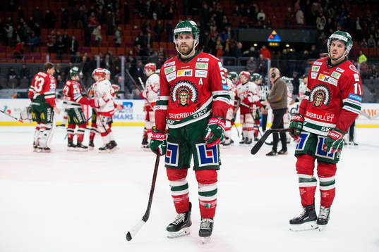 Frölundas Jonathan Sigalet och Sebastian Stålberg deppar