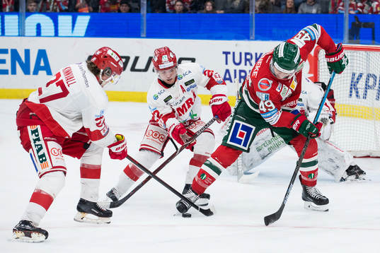 Timrås Johannes Kinnvall och Emil Berglund mot Frölundas