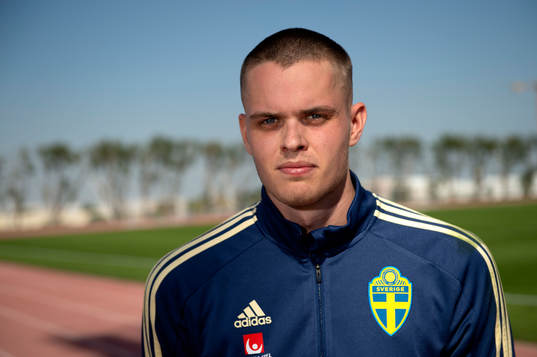 Sweden's goalkeeper Oscar Linnér