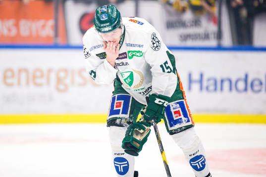 Färjestads Gustav Rydahl fick en hög klubba i munnen