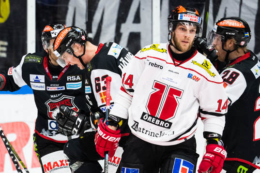 Malmö Redhawks Fredrik Händemark jublar