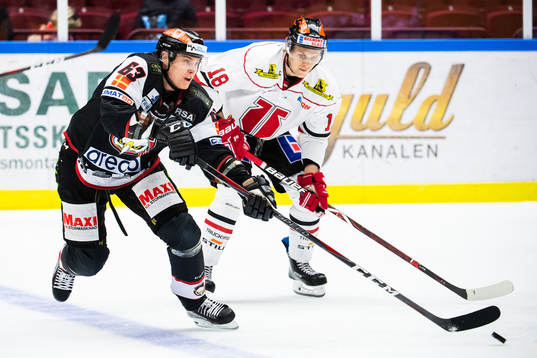 Malmö Redhawks Fredrik Händemark och Örebros Rodrigo