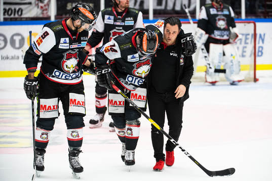 Malmö Redhawks Carl-Johan Lerby lämnar plan