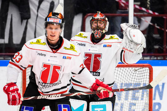 Örebros målvakt Stefan Steen jublar
