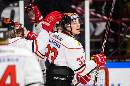 Örebros Christopher Mastomäki jublar