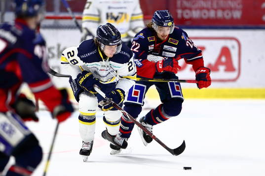 s Anton Bengtsson och Linköpings Adam Brodecki