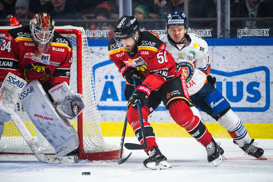 Luleås Daniel Sondell och Växjös Julius Junttila