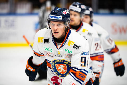 Växjös Joel Persson jublar