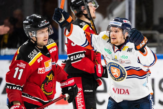 Växjös Brendan Shinnimin jublar