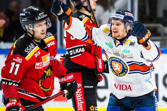 Växjös Brendan Shinnimin jublar