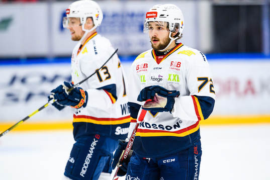 Djurgårdens Petteri Wirtanen och Emil Bemström deppar